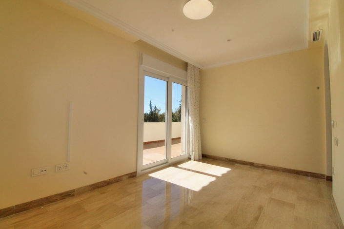 Image No.24-4 Bed Villa for sale