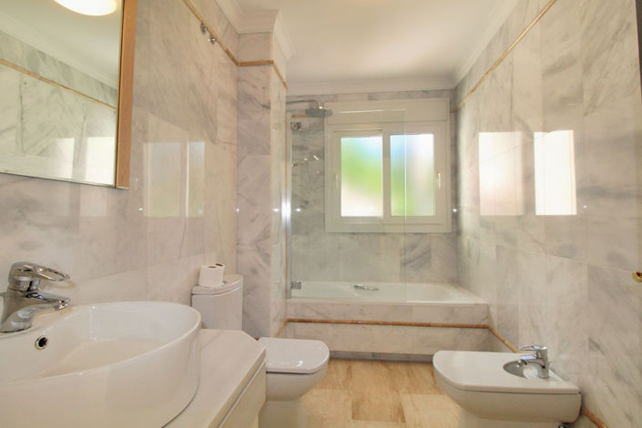 Image No.25-4 Bed Villa for sale