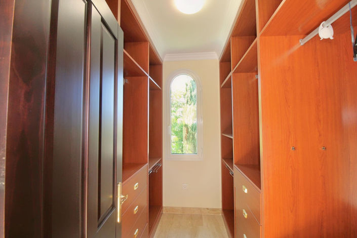 Image No.28-4 Bed Villa for sale