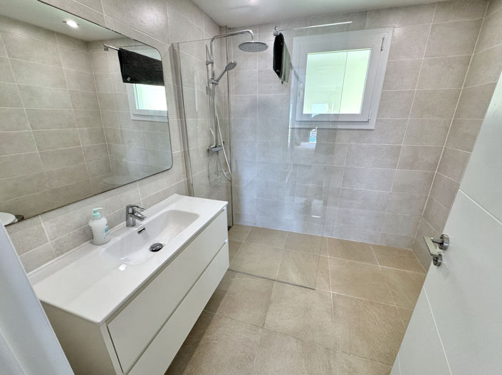 Image No.16-5 Bed Villa for sale