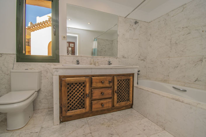 Image No.12-2 Bed Apartment for sale