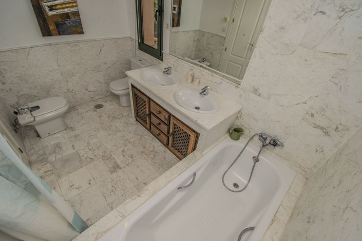 Image No.14-2 Bed Apartment for sale