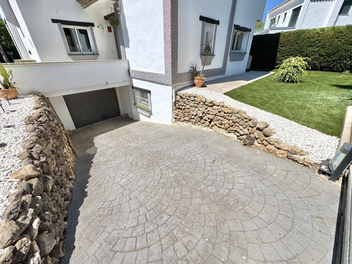 Image No.26-4 Bed Villa for sale