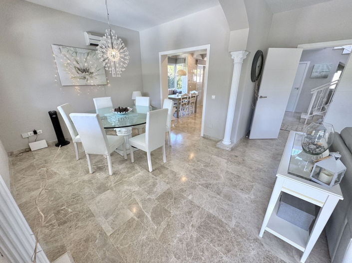 Image No.9-4 Bed Villa for sale