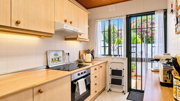 Image No.11-3 Bed Townhouse for sale