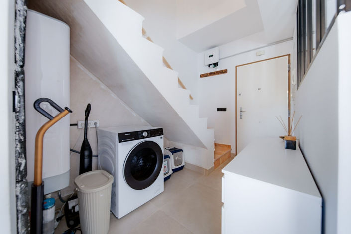 Image No.20-2 Bed Townhouse for sale