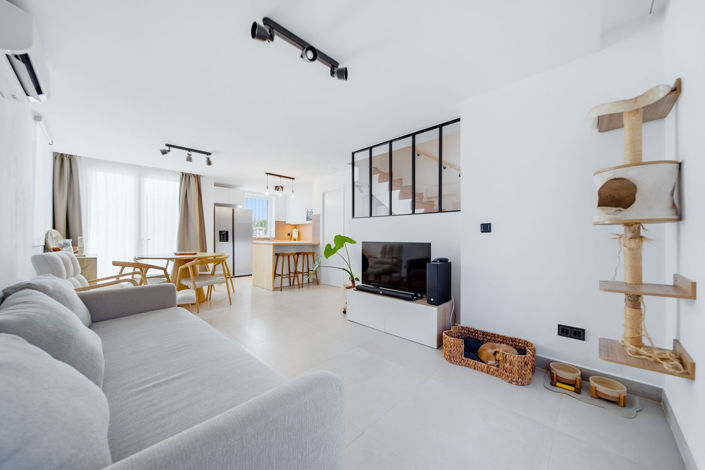 Image No.9-2 Bed Townhouse for sale