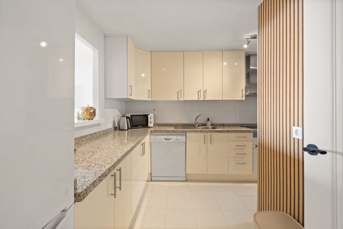 Image No.10-2 Bed Apartment for sale