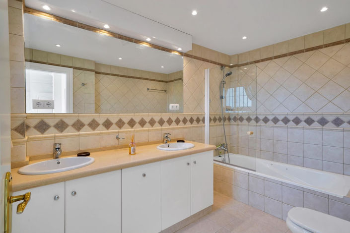 Image No.30-4 Bed Villa for sale