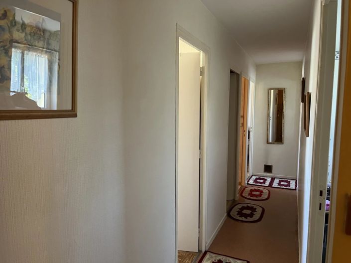 Image No.8-4 Bed House for sale