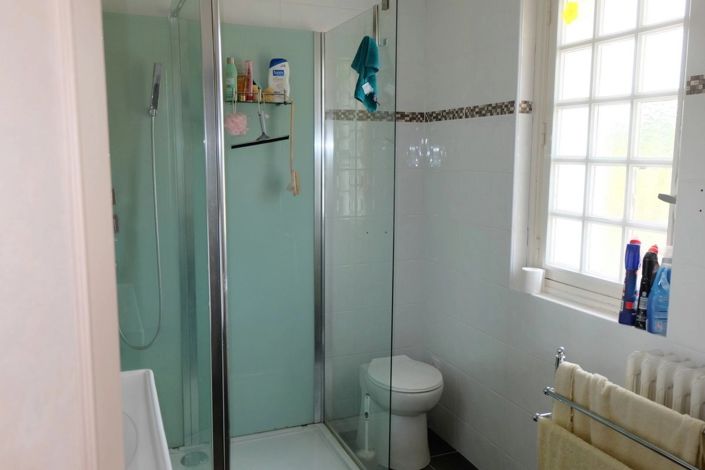 Image No.15-6 Bed Farmhouse for sale