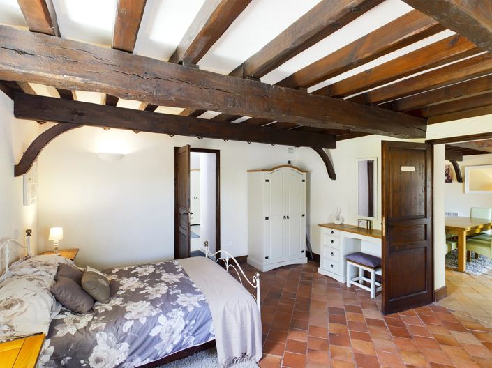 Image No.7-9 Bed House for sale