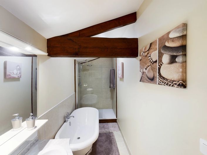 Image No.9-9 Bed House for sale