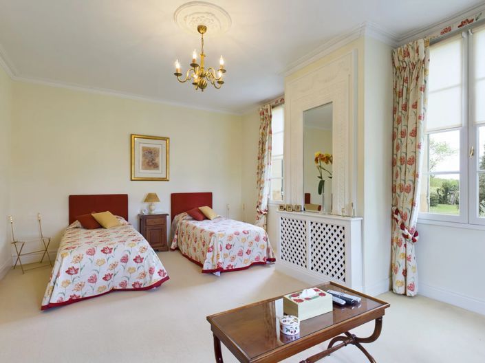 Image No.15-6 Bed House for sale