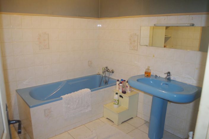 Image No.12-9 Bed House for sale