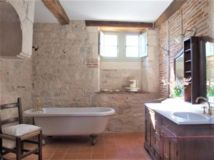 Image No.10-5 Bed House for sale