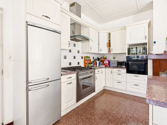 Image No.7-8 Bed House for sale