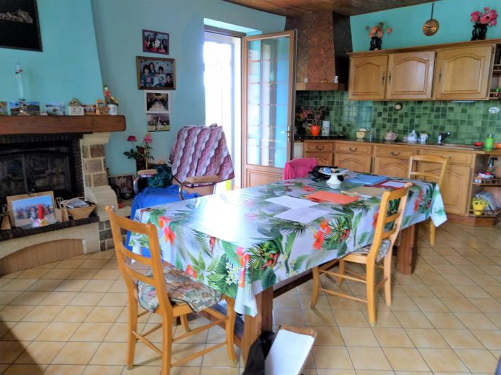 Image No.7-5 Bed House for sale