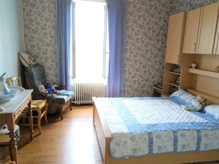 Image No.9-5 Bed House for sale