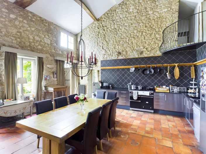 Image No.3-5 Bed House for sale
