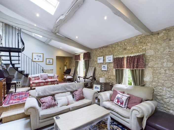Image No.5-5 Bed House for sale