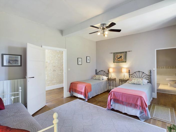 Image No.11-5 Bed House for sale