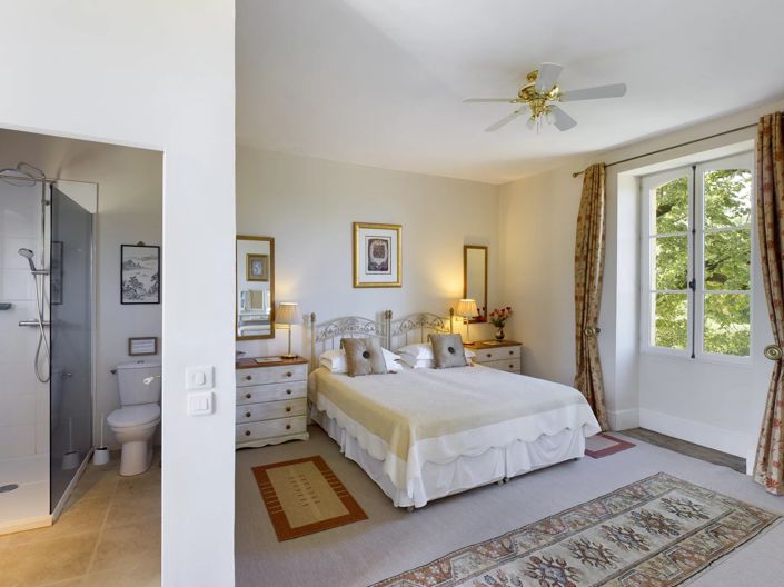 Image No.8-5 Bed House for sale