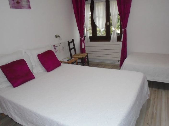 Image No.10-9 Bed House for sale