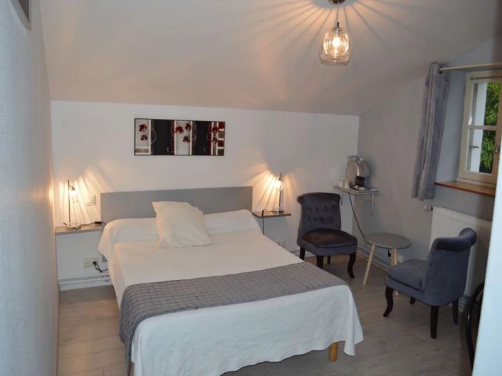 Image No.11-9 Bed House for sale