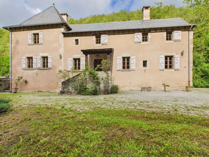 Image No.1-4 Bed House for sale