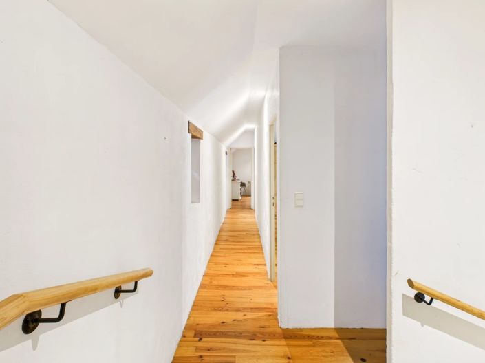 Image No.12-4 Bed House for sale