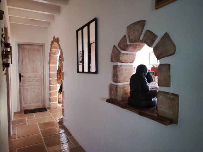 Image No.8-10 Bed House for sale