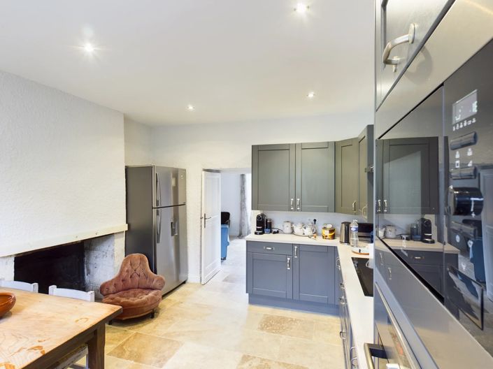 Image No.8-7 Bed House for sale