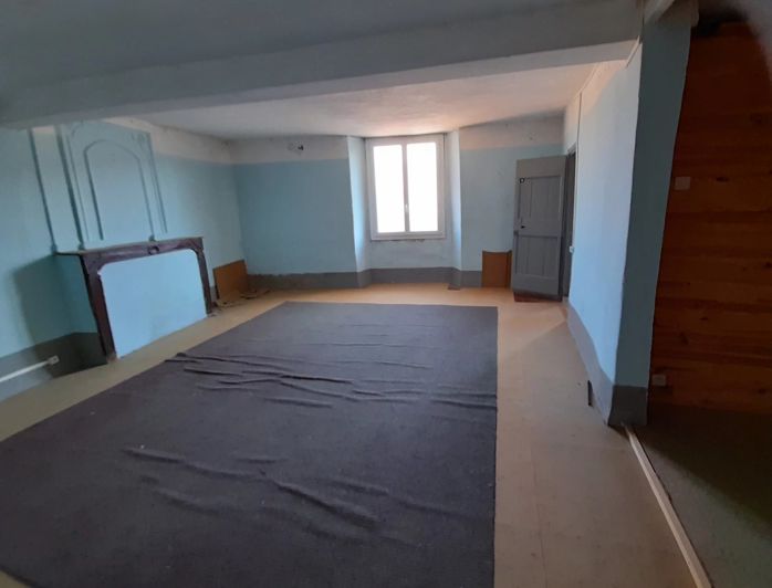 Image No.10-3 Bed House for sale