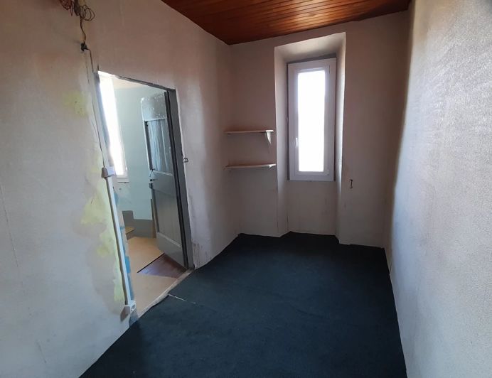 Image No.11-3 Bed House for sale