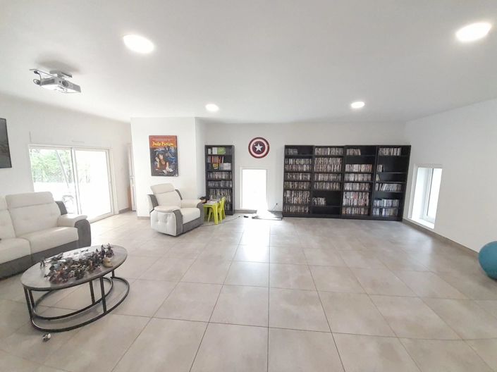 Image No.5-9 Bed House for sale