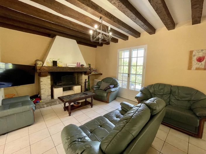 Image No.8-7 Bed House for sale