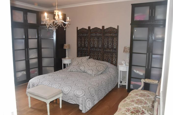 Image No.13-6 Bed House for sale