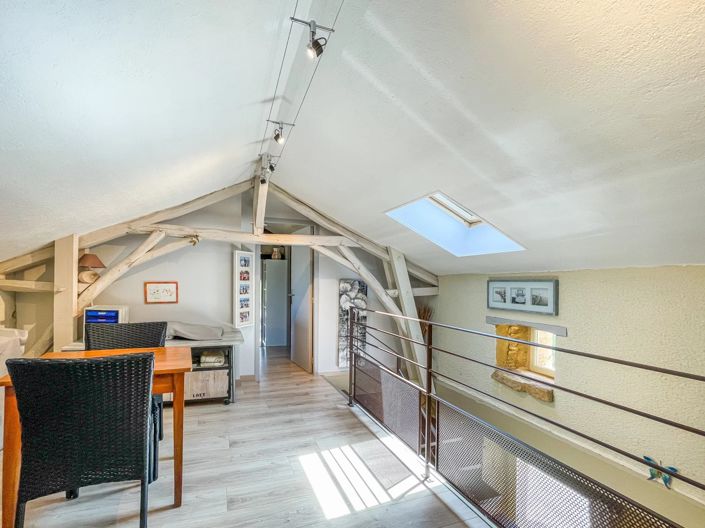 Image No.10-5 Bed House for sale