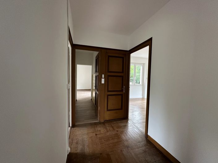 Image No.14-2 Bed House for sale