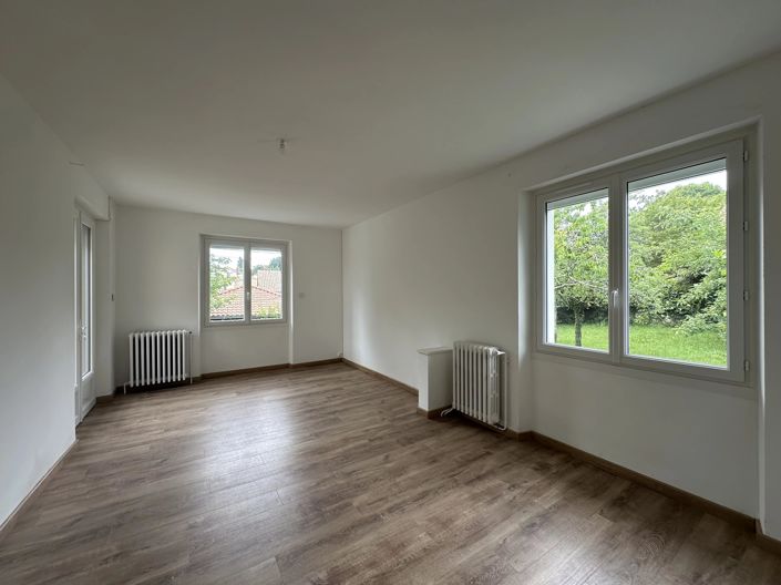 Image No.6-2 Bed House for sale