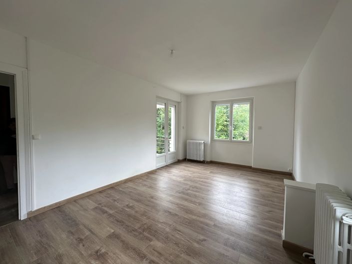 Image No.8-2 Bed House for sale
