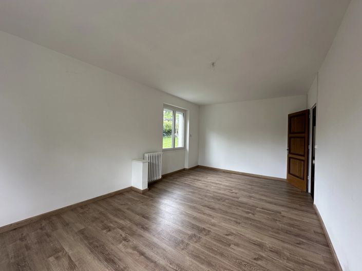 Image No.10-2 Bed House for sale
