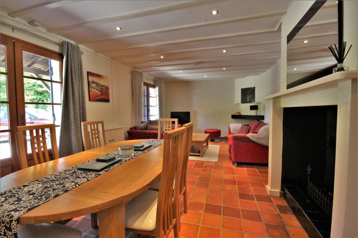 Image No.9-6 Bed House for sale