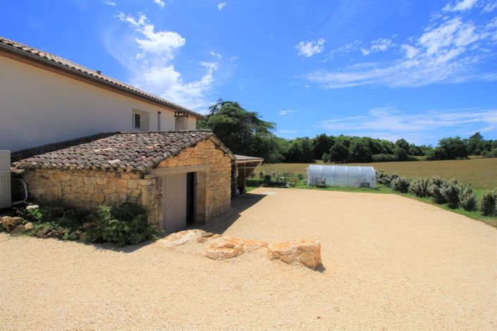 Image No.12-4 Bed House for sale