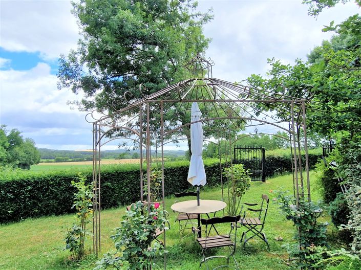 Image No.11-10 Bed House for sale