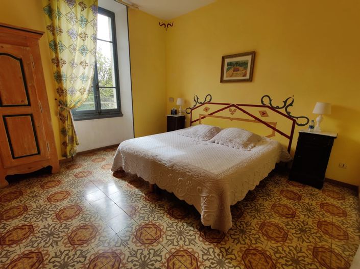 Image No.9-14 Bed House for sale