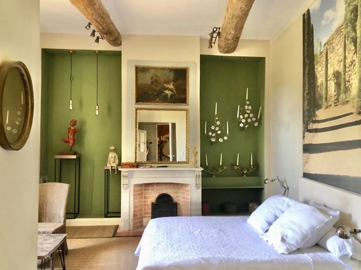 Image No.5-8 Bed House for sale