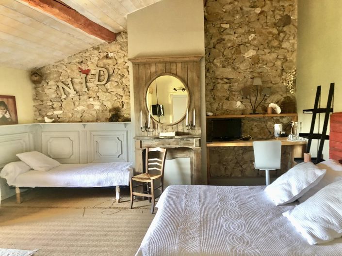 Image No.9-8 Bed House for sale