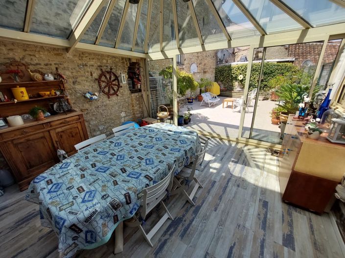 Image No.10-4 Bed Commercial for sale